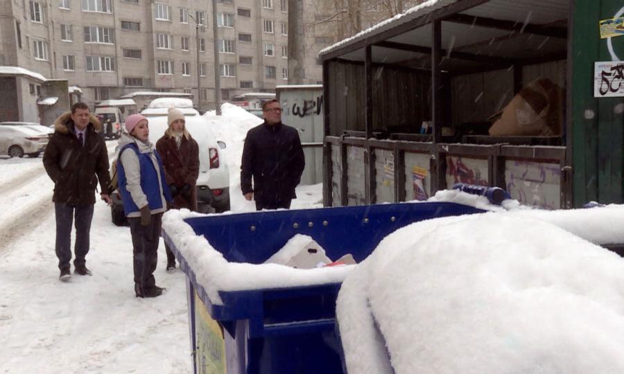 В Архангельске после многочисленных обращений жителей проверили состояние контейнерных площадок