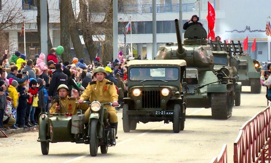 Парад военной техники времен Великой Отечественной войны прошел в Архангельске