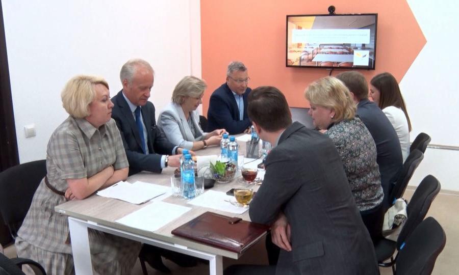 Опыт реализации президентской программы капремонта школ в Поморье представили делегации Новгородской области