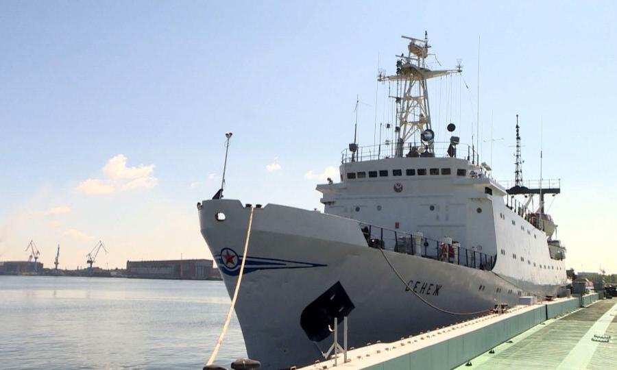 Гидрографическое судно "Сенеж" отправилось в очередную экспедицию на остров Колгуев