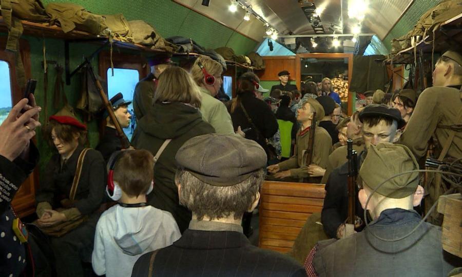 Жители Северодвинска сегодня встретили "Поезд Победы"