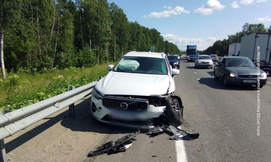 В Госавтоинспекции выясняют причины крупной аварии с участием четырёх автомобилей