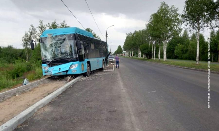 Очередное ДТП с участием пассажирского автобуса в Архангельске