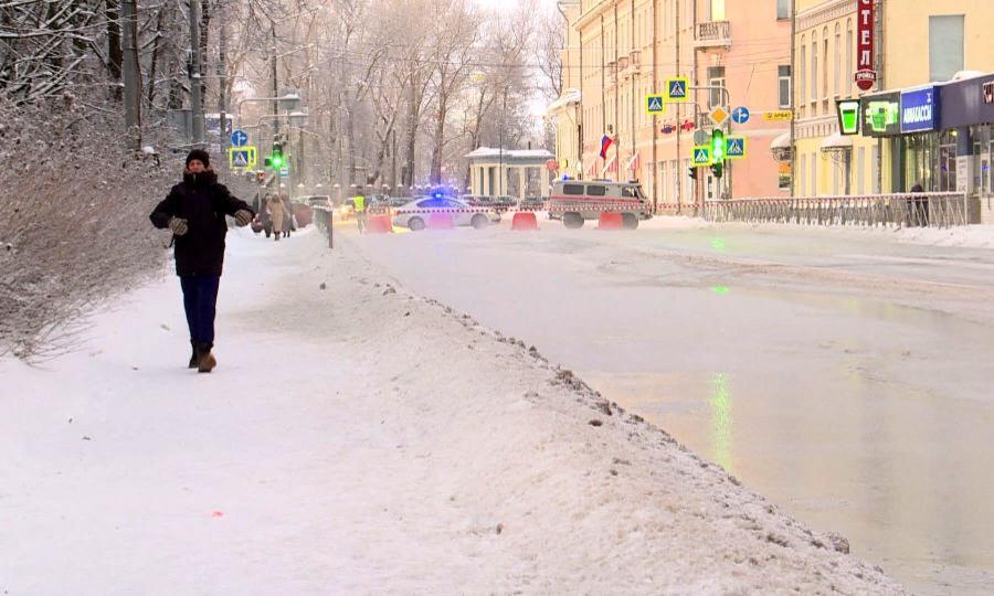 В Архангельске перекрыли часть Троицкого проспекта от ул. Поморской до Карла Либкнехта