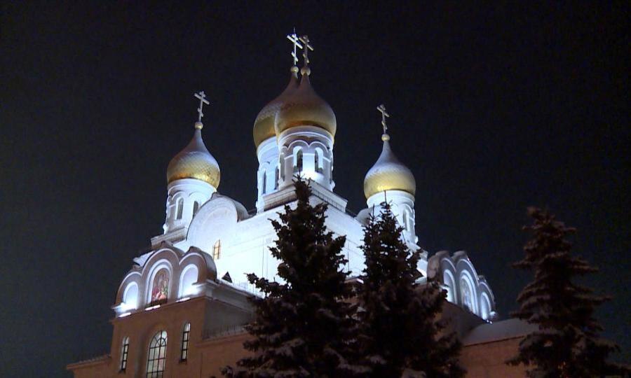 Этой ночью православные верующие встретили светлый праздник Рождества Христова