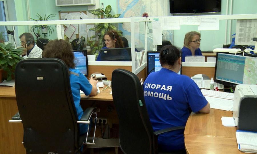 В Архангельске сотрудники областной станции скорой помощи жалуются на низкую зарплату