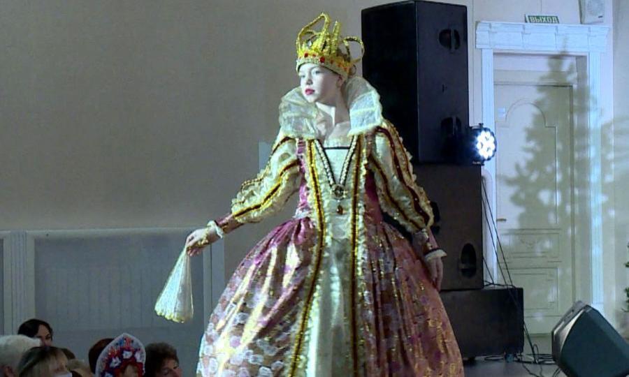 В столице Поморья уже в 26-й раз прошел конкурс карнавальных костюмов "Маскарад календаря"