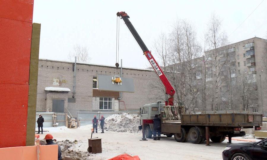 Новый спортивный комплекс десятой школы Архангельска готов на 30 процентов