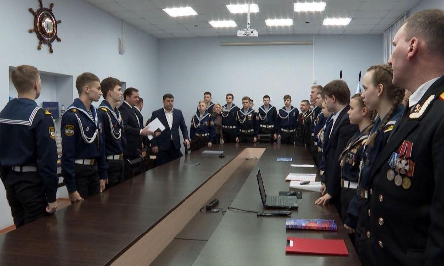 Глава региона Александр Цыбульский посетил морской кадетский корпус в Архангельске