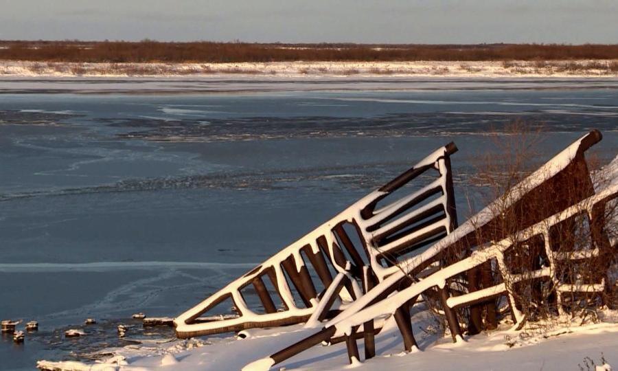 В Северодвинске на водоёме под лёд провалился 57-летний местный житель на снегоходе