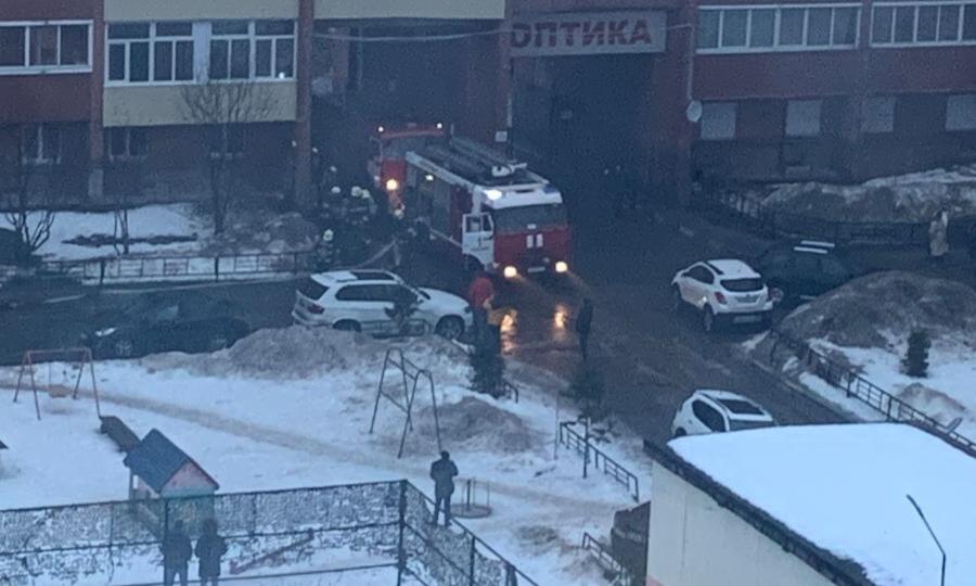 В Архангельске при пожаре в многоэтажке погиб человек
