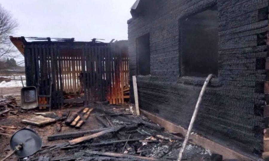 Ночной пожар в Красноборском округе унёс жизни двух человек