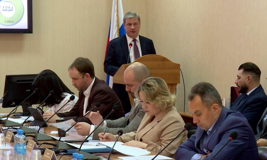 С отчётом о работе перед депутатами отчитался глава Архангельска Дмитрий Морев