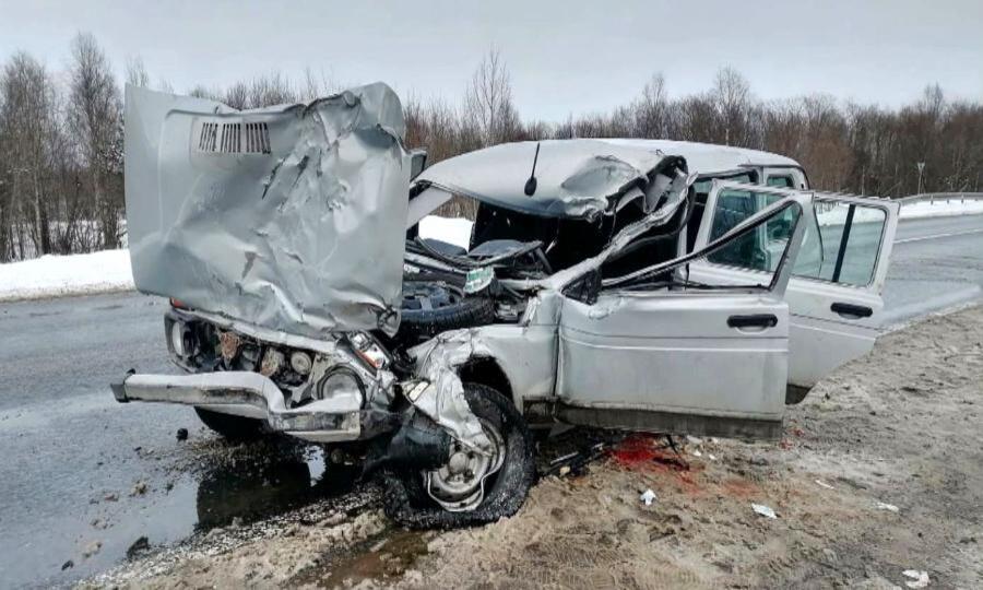 Сегодня днём на трассе М-8 недалеко от аэропорта «Архангельск» столкнулись три автомобиля