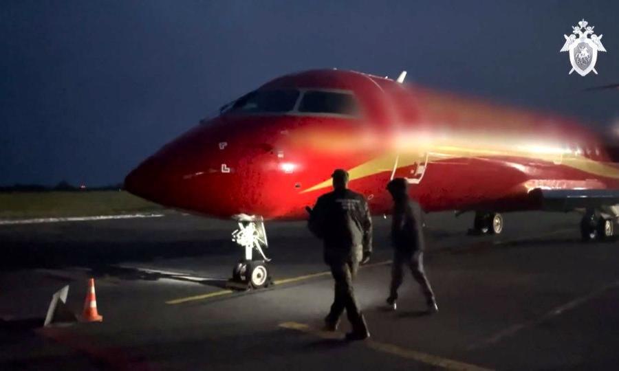 Авиалайнер Котлас — Москва 9 мая совершил экстренную посадку в кировском аэропорту Победилово