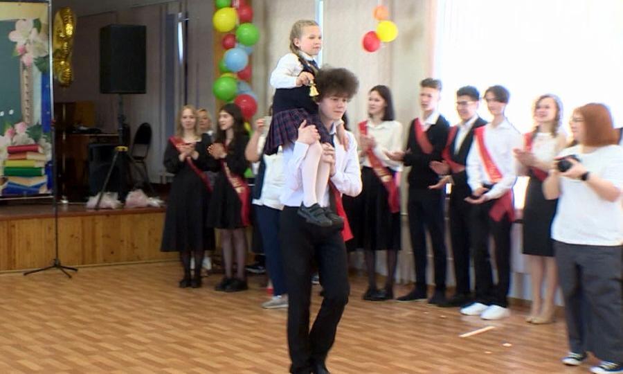 Сегодня в Архангельске для выпускников школ прозвучат последние звонки