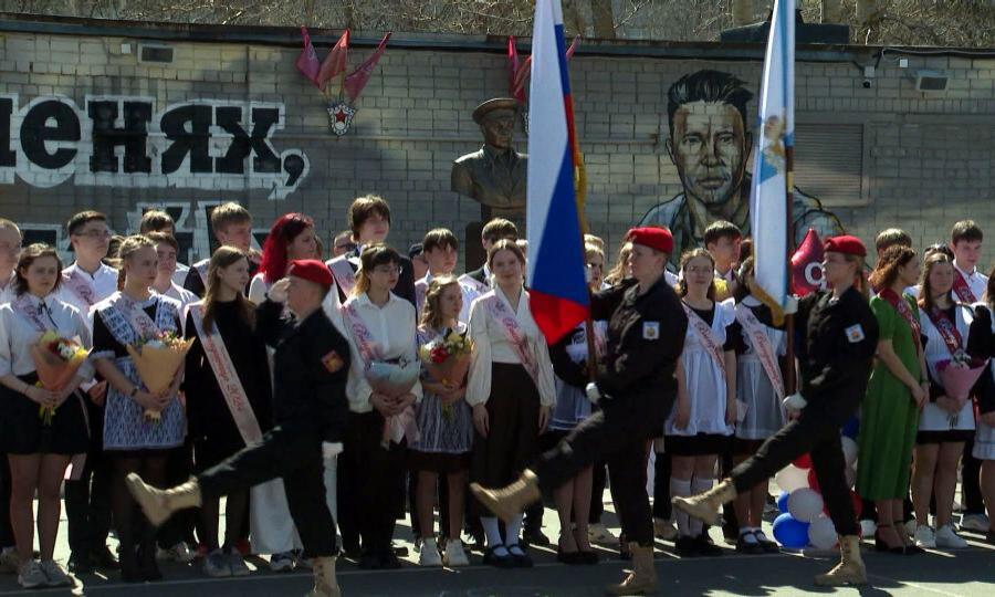 В школах Архангельска прошли последние звонки