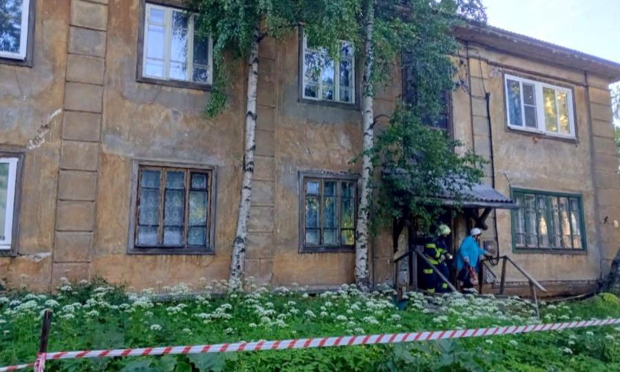 Жителям дома, который сошёл со свай в центре Архангельска, предоставят маневренное жильё