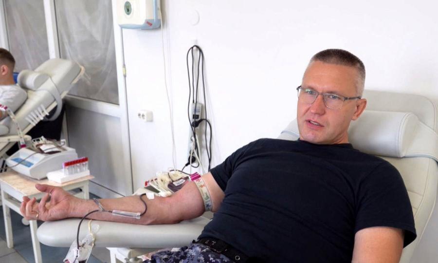 В Архангельске росгвардейцы приняли участие в ведомственной акции по сдаче крови