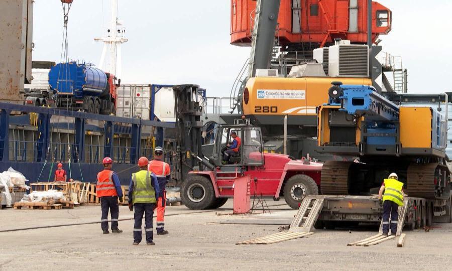 460 тысяч тонн груза ежегодно обрабатывает Соломбальский терминал в Архангельске