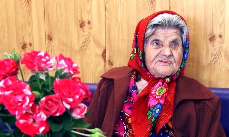 Жительница Котласского округа Нина Пустохина отмечает 100-летний юбилей